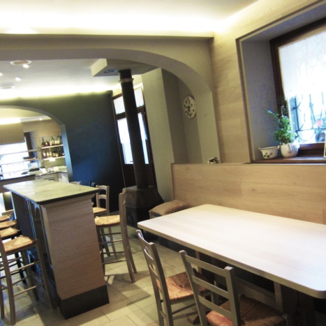 Arredi Osteria Alvise in rovere spazzolato e sbiancato 