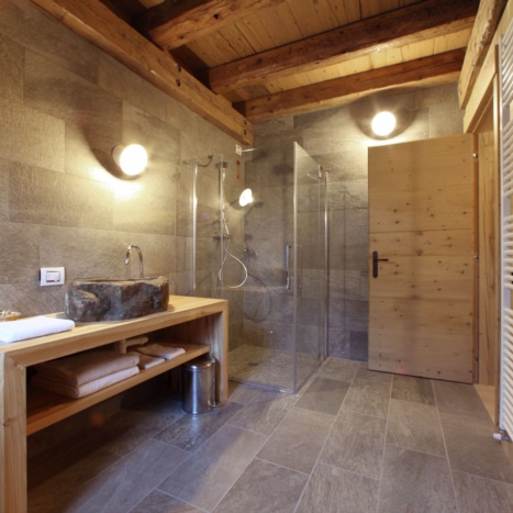 Mobile bagno in Larice Naturale e oliato tutto realizzato su misura artigianalmente 