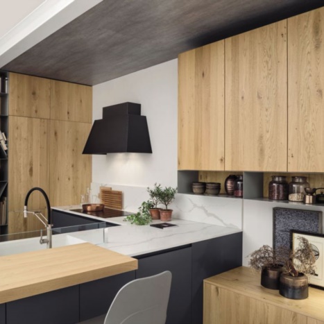 Cucina in rovere con venatura verticale 