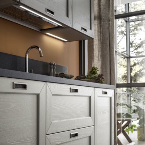Cucina Kali in frassino olivato finitura perla-orione  